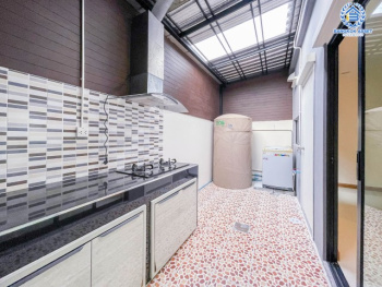 *****ทาวน์เฮ้าส์มือสองย่านนนทบุรี ม.เนเชอร่า เทรนด์ รัตนาธิเบศร์-ราชพฤกษ์ เนื้อที่มากถึง 20.4 ตร.ว. ฟังก์ชัน 3 ห้องนอน 2 ห้องน้ำ 2 ที่จอดรถ สภาพสวยเหมือนมือหนึ่ง บนทำเลแห่งการเดินทาง เพียง 10 นาทีก็ถึงรถไฟฟ้าสายสีม่วง "สถานีบางพลู" ใกล้ทางด่วน "ศรีรัช" จองเลย!